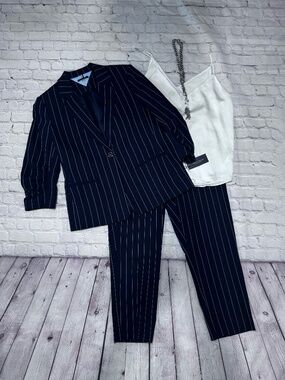 26082 Tommy Hilfiger Navy Pinstripe Power Suit NWT Size 14